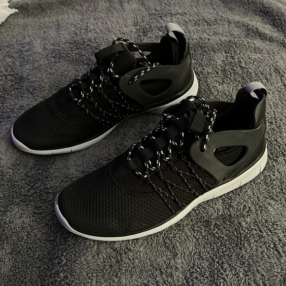 Nike Free Viritous (black & grey) - Picture 1 of 9